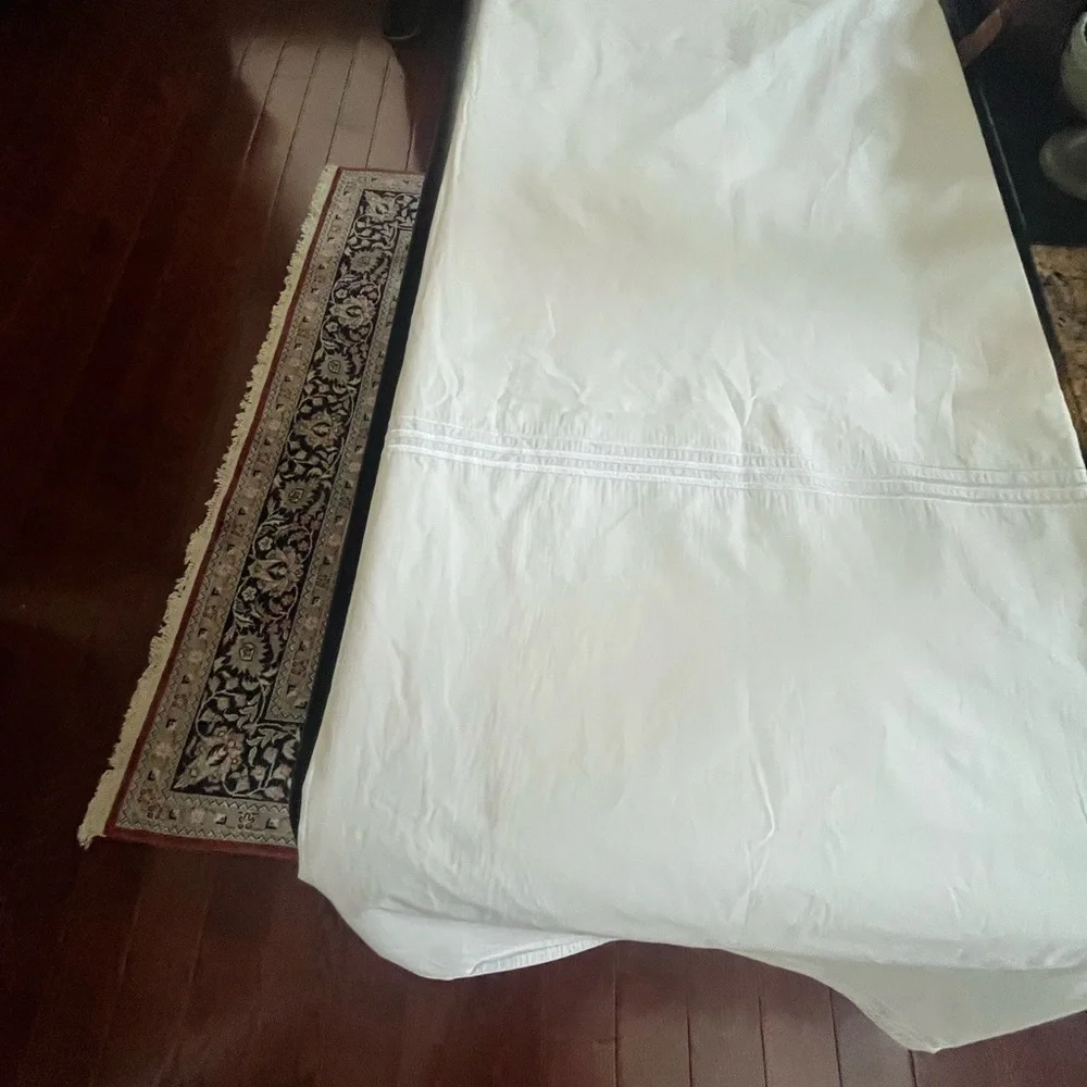 Elegant 3 Striped Embroidered bedding top Size 73 by 86 inches